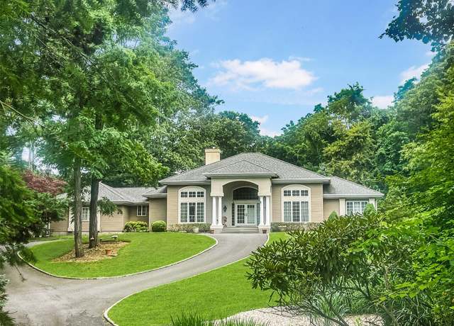 Property at 91 Harbor Rd, Head Of The Harbor, NY 11780, 3 beds, 3.5 baths