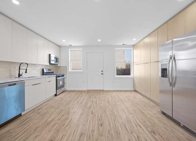 Property at 699 Alabama Ave, Brooklyn, NY 11207, 5 beds, 2.5 baths