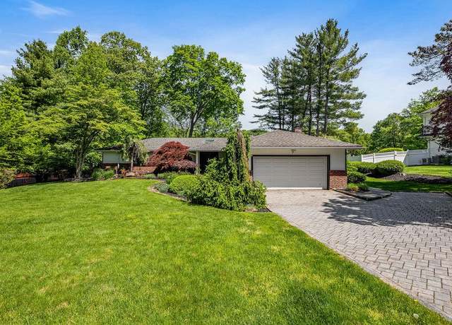 Property at 8 Beaumont Dr, New City, NY 10956, 4 beds, 3.5 baths