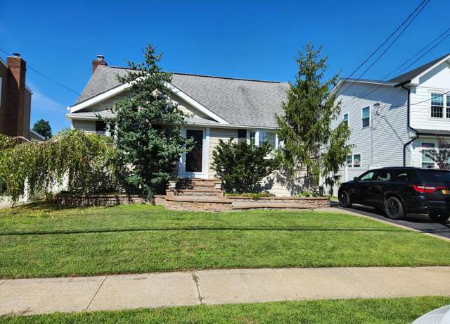 Property at 13 Metropolitan Ave, North Bellmore, NY 11710, 4 beds, 1 bath