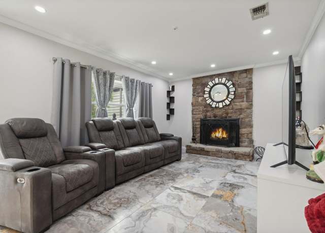 Property at 605 Lake Ct #605, Middle Island, NY 11953, 2 beds, 1.5 baths