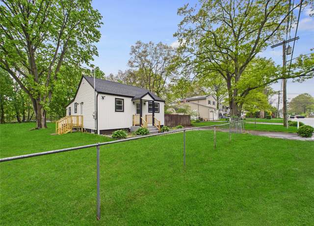 Property at 495 Easton St, Ronkonkoma, NY 11779, 3 beds, 2 baths