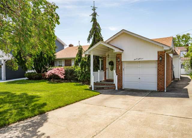 Property at 745 Willow Rd, Franklin Square, NY 11010, 2 beds, 3 baths