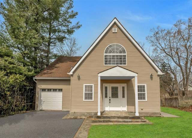 Property at 250 Sparkle Rd, Yorktown Heights, NY 10598, 3 beds, 2 baths