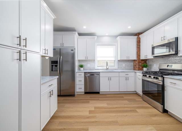 Property at 32 S 16th St, New Hyde Park, NY 11040, 3 beds, 1.5 baths