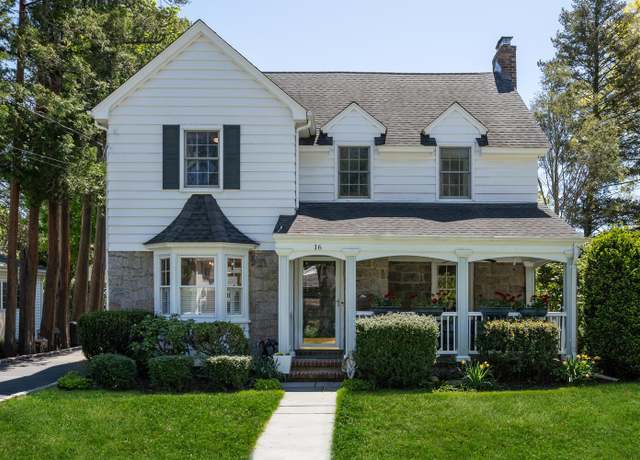 Property at 16 Downing St, East Williston, NY 11596, 3 beds, 2.5 baths