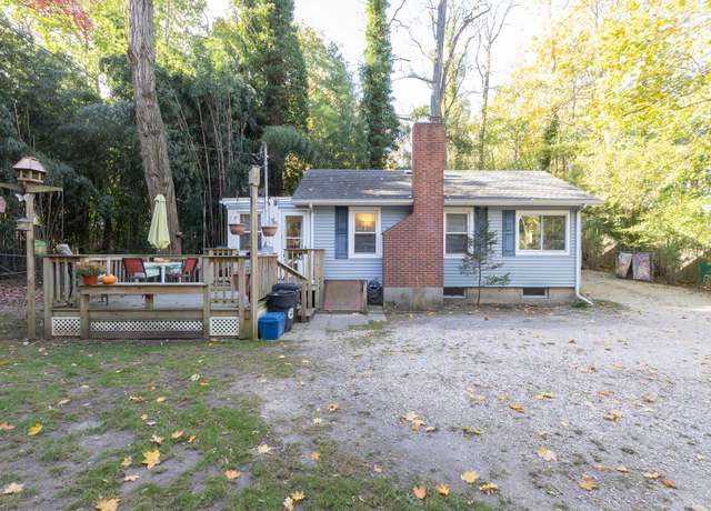 Property at 137C Shore Rd, Mount Sinai, NY 11766, 1 bed, 1 bath