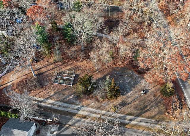 Property at 40 W Tiana Rd Unit A, Hampton Bays, NY 11946