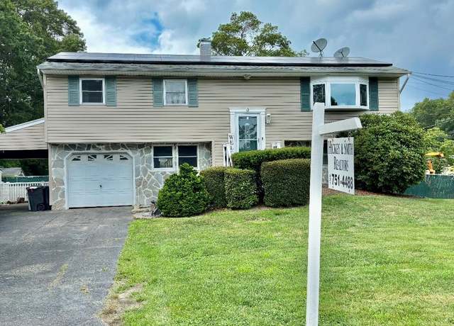 Property at 3 Willoughby St, Port Jefferson Station, NY 11776, 5 beds, 2 baths