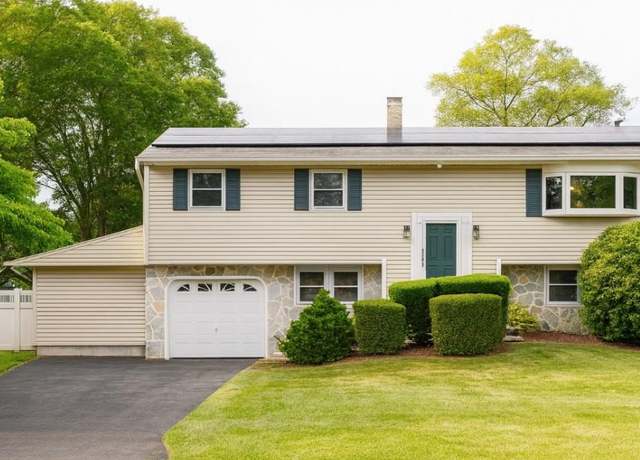 Property at 3 Willoughby St, Port Jefferson Station, NY 11776, 5 beds, 2 baths