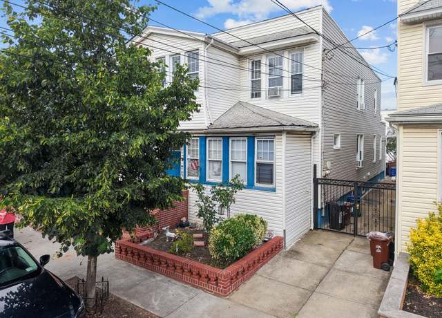 Property at 337 Grant Ave, Brooklyn, NY 11208, 9 beds, 3 baths
