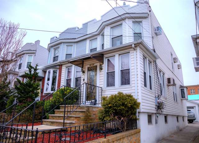 Property at 6054 59th Dr, Maspeth, NY 11378, 3 beds, 2.5 baths
