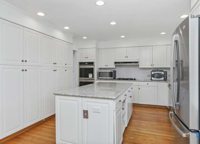 Property at 535 Furnace Dock Rd, Cortlandt Manor, NY 10567, 2 beds, 3 baths