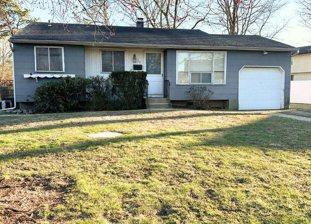 Property at 70 Pelham Dr, Brentwood, NY 11717, 3 beds, 1 bath