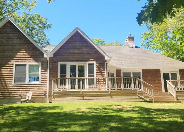 Property at 636 Hands Creek Rd, East Hampton, NY 11937, 3 beds, 2.5 baths