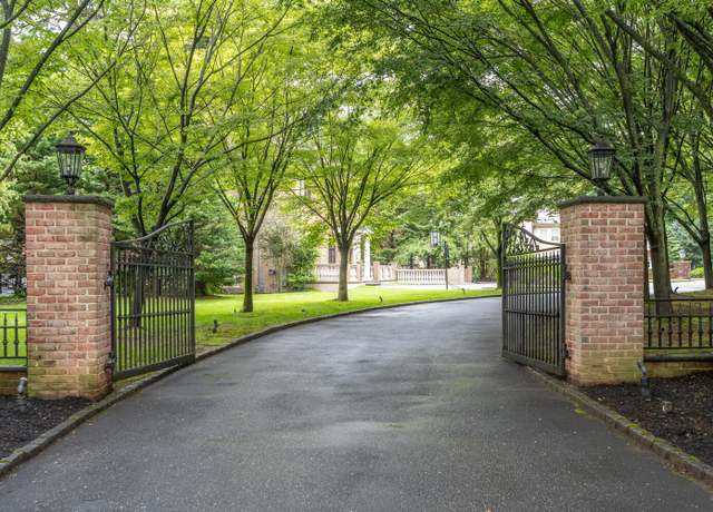 Property at 30A Shelter Rock Rd, Manhasset, NY 11030, 5 beds, 3.5 baths