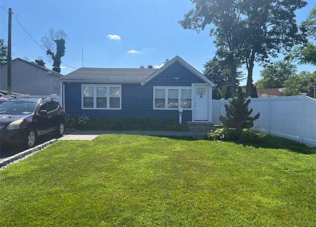 Property at 19 9th Ave, Huntington, NY 11746, 2 beds, 1 bath