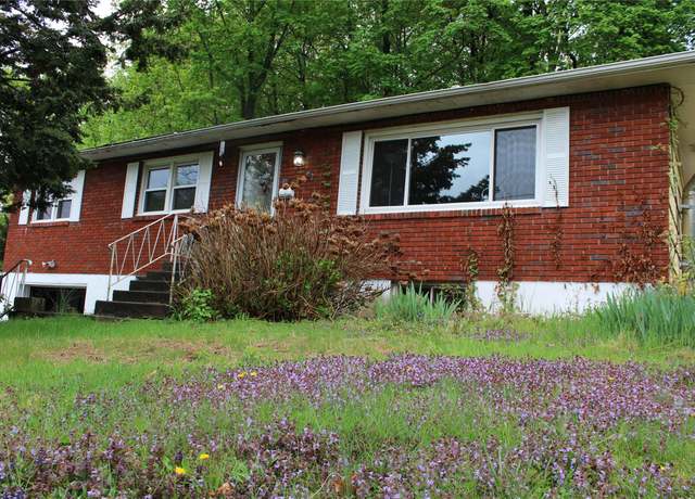 Property at 11 Green Hill Ct, Nanuet, NY 10954, 3 beds, 2 baths