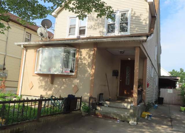 Property at 109-30 135th St, South Ozone Park, NY 11420, 5 beds, 3.5 baths