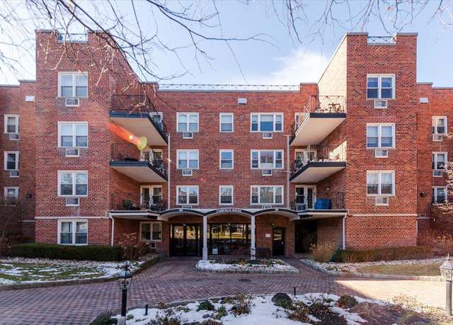 Property at 20 Chapel Pl Unit 2C, Great Neck, NY 11021, 2 beds, 1.5 baths