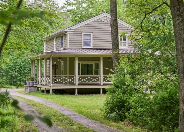 Property at 367 Cushetunk Dr, Cochecton, NY 12726, 4 beds, 3 baths