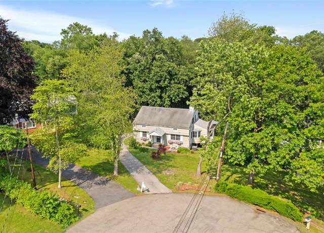 Property at 16 Lyncrest Rd, Cortlandt Manor, NY 10567, 4 beds, 2 baths