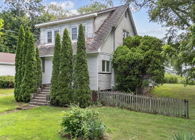 Property at 92 Lake Dr, Lake Peekskill, NY 10537, 4 beds, 2 baths