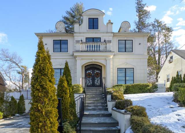 Property at 37 Devon Rd, Great Neck, NY 11023, 5 beds, 4.5 baths