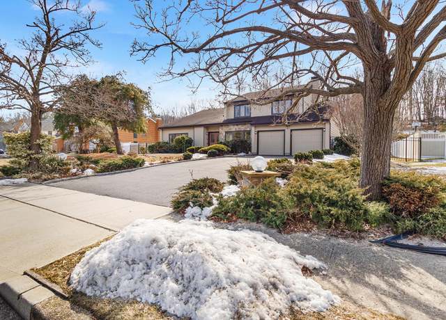 Property at 51 Timber Ridge Dr, Commack, NY 11725, 5 beds, 2.5 baths
