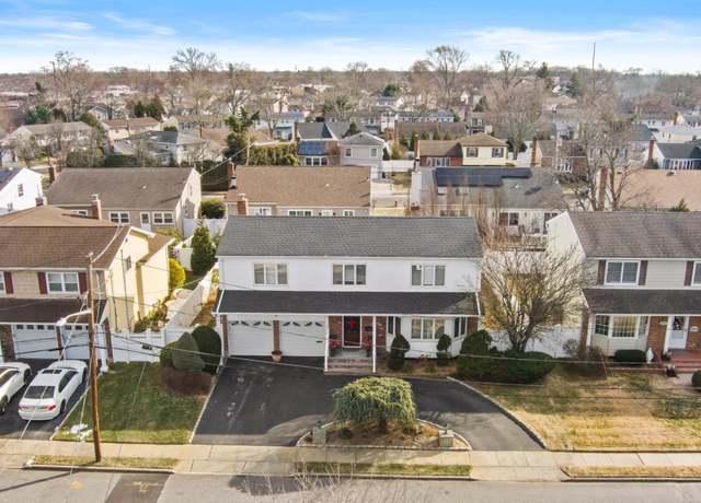 Property at 2418 Knob Hill Dr, North Bellmore, NY 11710, 4 beds, 2.5 baths