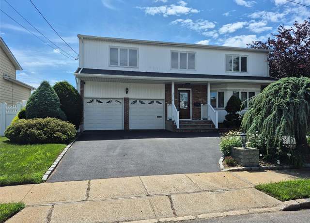 Property at 2418 Knob Hill Dr, North Bellmore, NY 11710, 4 beds, 2.5 baths
