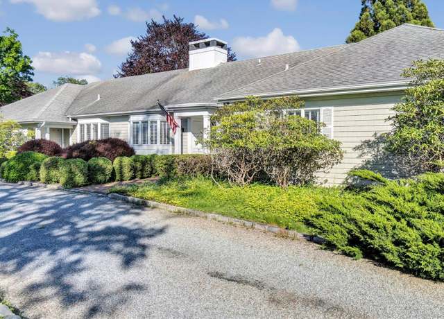 Property at 17 Oneck Rd, Westhampton Beach, NY 11978, 5 beds, 4 baths