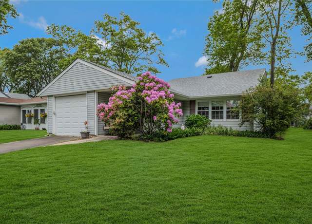 Property at 151 Laurance Ln, Ridge, NY 11961, 2 beds, 1 bath