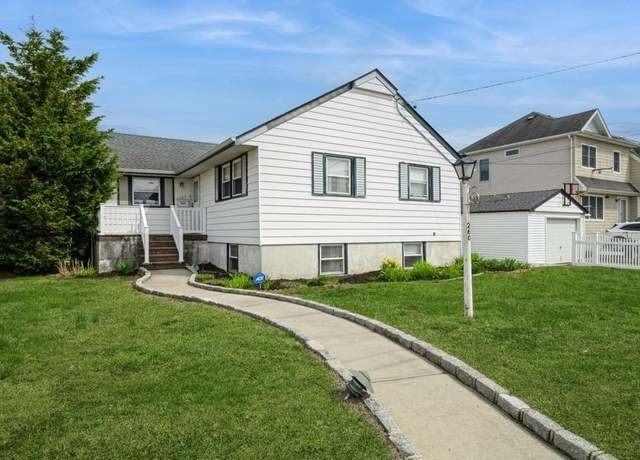 Property at 260 Washington Ave, Island Park, NY 11558, 2 beds, 1 bath