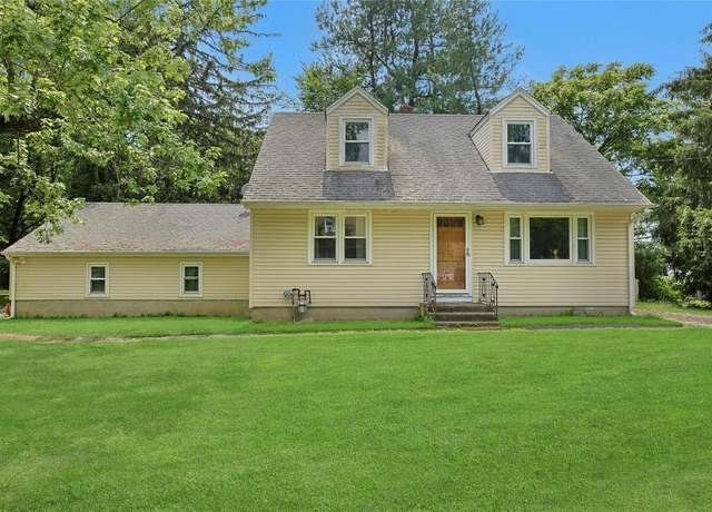 Property at 2 Andrew Dr, Monsey, NY 10952, 4 beds, 1.5 baths