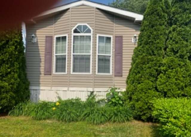 Property at 1661 Old Country Rd, Riverhead, NY 11901, 2 beds, 2 baths