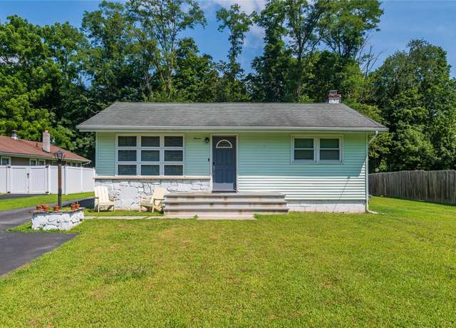 Property at 11 Toomey Dr, Poughkeepsie, NY 12603, 3 beds, 1 bath