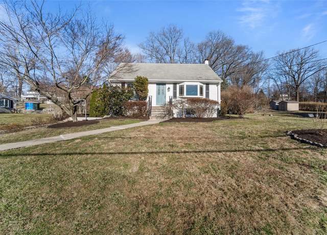 Property at 3736 Hudsonview St, Mohegan Lake, NY 10547, 3 beds, 1.5 baths