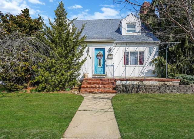 Property at 695 Koelbel Ct, Baldwin, NY 11510, 3 beds, 2 baths