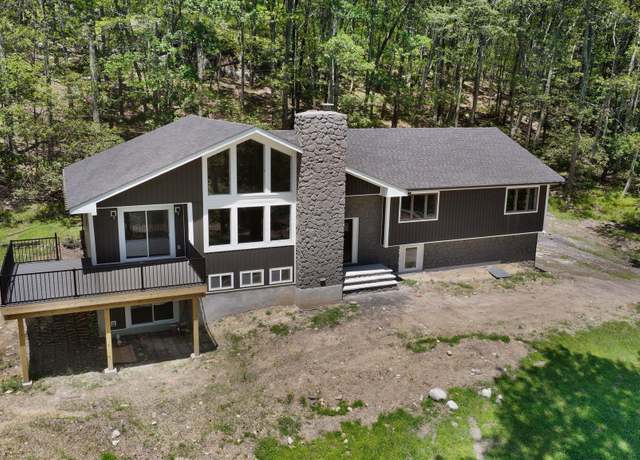 Property at 226 Shawanga Lodge Rd, Bloomingburg, NY 12721, 4 beds, 3 baths