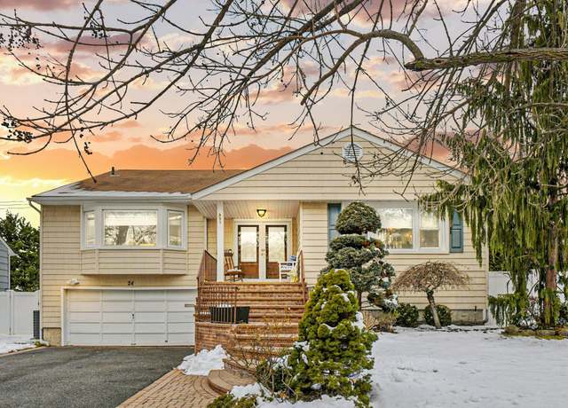 Property at 24 Halyard Rd, North Woodmere, NY 11581, 4 beds, 3 baths