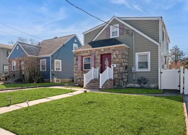 Property at 31 Cedar St, Roosevelt, NY 11575, 3 beds, 2 baths