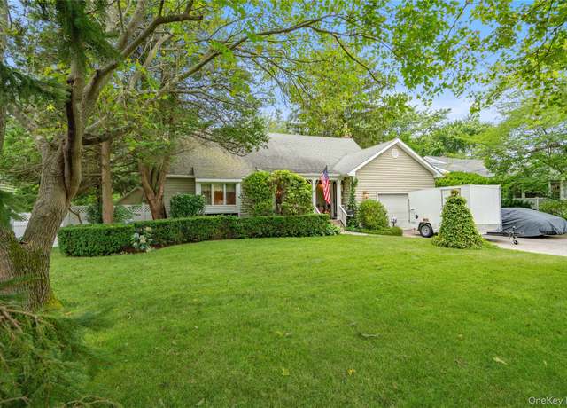 Property at 126 Siegel Blvd, Babylon, NY 11702, 3 beds, 2 baths