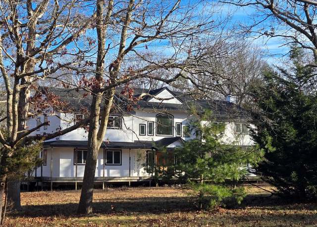 Property at 85 Smith Rd, Ridge, NY 11961, 3 beds, 3.5 baths