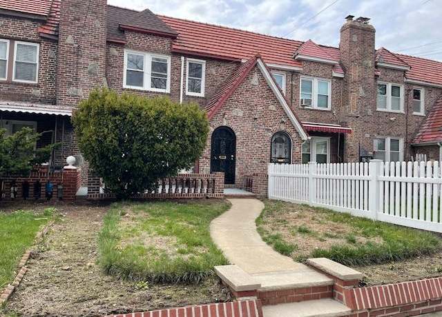 Property at 11640 217th St, Cambria Heights, NY 11411, 3 beds, 2.5 baths
