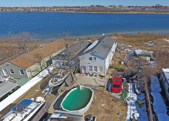 Property at 538 Beach 43rd St, Far Rockaway, NY 11691, 6 beds, 3 baths