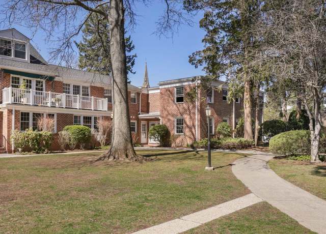 Property at 172 Putnam Park #172, Greenwich, CT 06830, 2 beds, 1 bath
