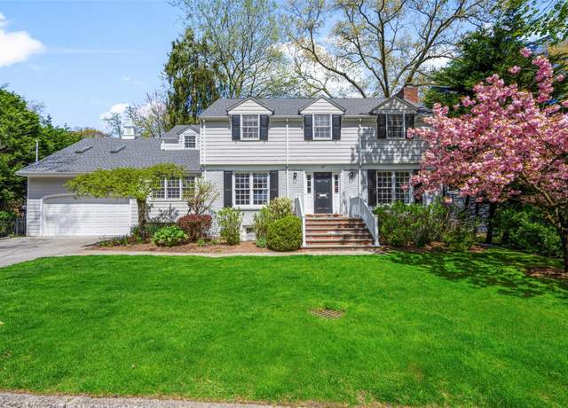 Property at 27 Pine Brook Dr, Larchmont, NY 10538, 4 beds, 3.5 baths