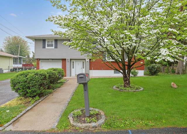 Property at 26 Hoke Dr, Stony Point, NY 10980, 3 beds, 2 baths