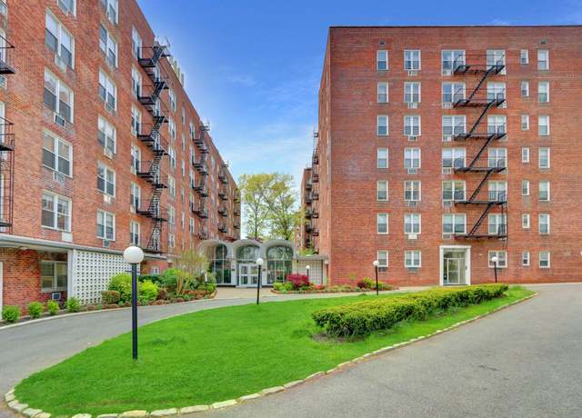 Property at 54-40 Little Neck Pkwy Unit 4F, Little Neck, NY 11362, 2 beds, 1 bath